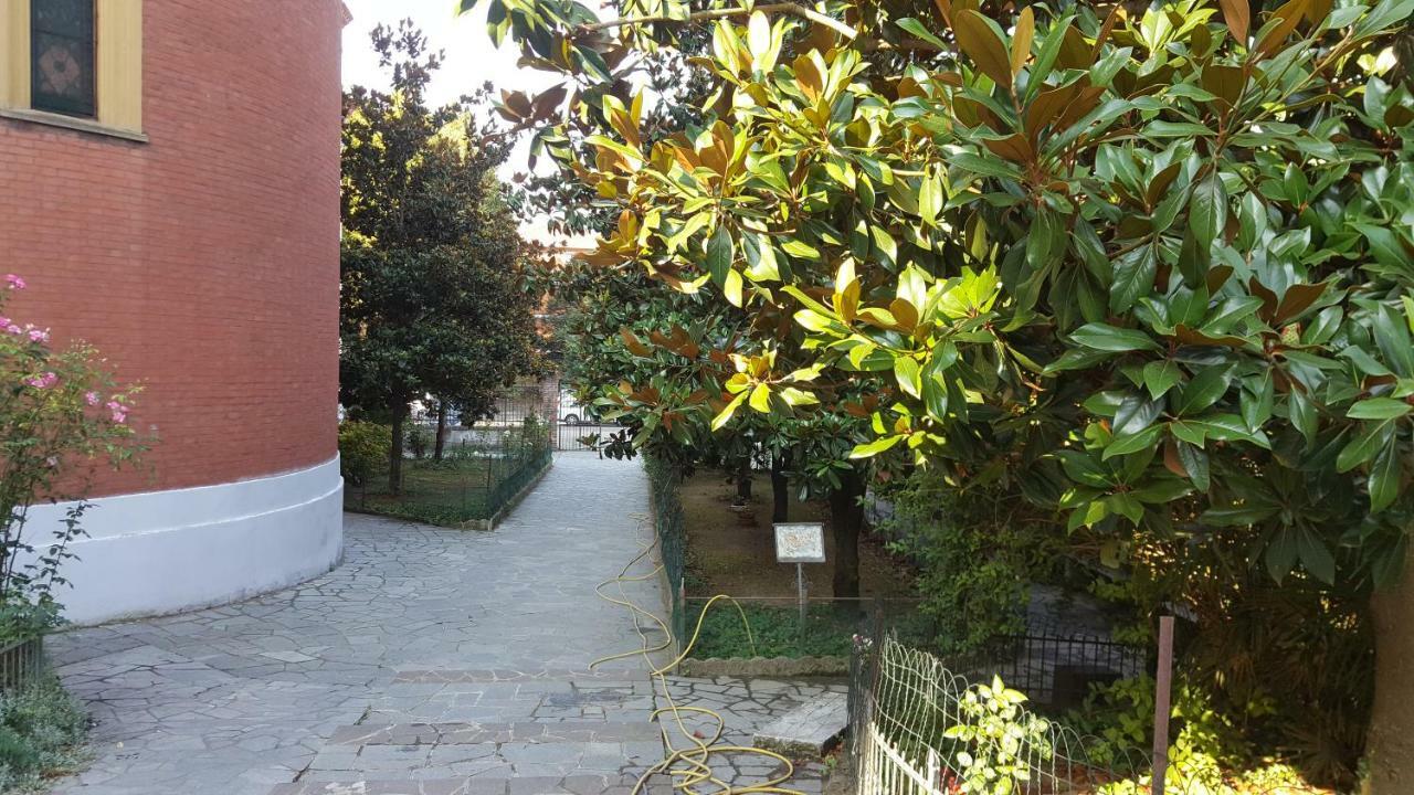 Location Turistic Monolocale Nel Parco Del Santuario Leilighet Asti Eksteriør bilde