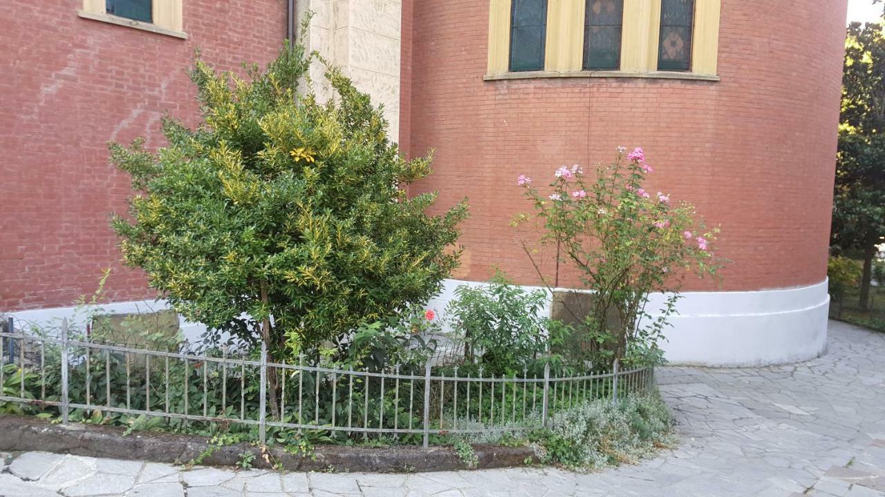 Location Turistic Monolocale Nel Parco Del Santuario Leilighet Asti Eksteriør bilde