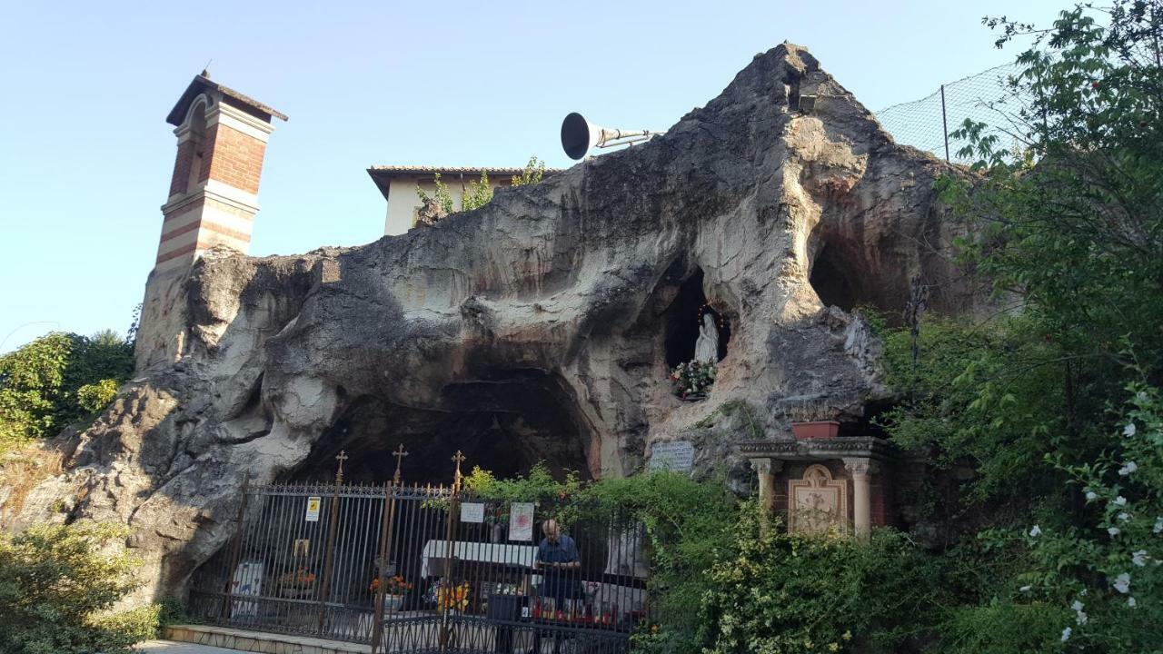 Location Turistic Monolocale Nel Parco Del Santuario Leilighet Asti Eksteriør bilde